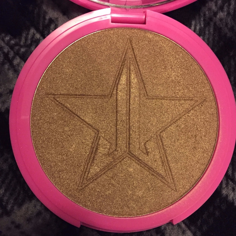 Jeffree Star Cosmetics "So Fucking Gold" Highlight